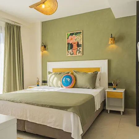 Lyse Juelide * Çeşme