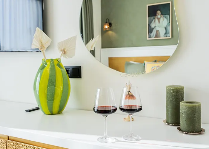 Lyse Juelide * Çeşme