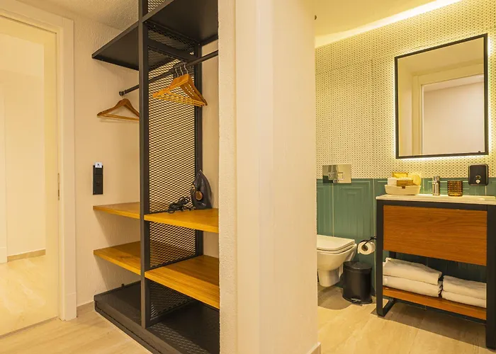 Lyse Juelide * Çeşme