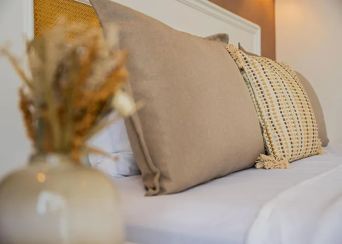 Lyse Juelide מלון