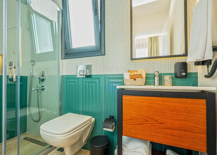 Lyse Juelide فندق