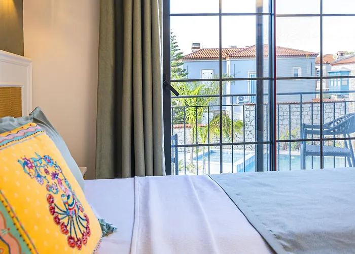 Lyse Juelide * Çeşme